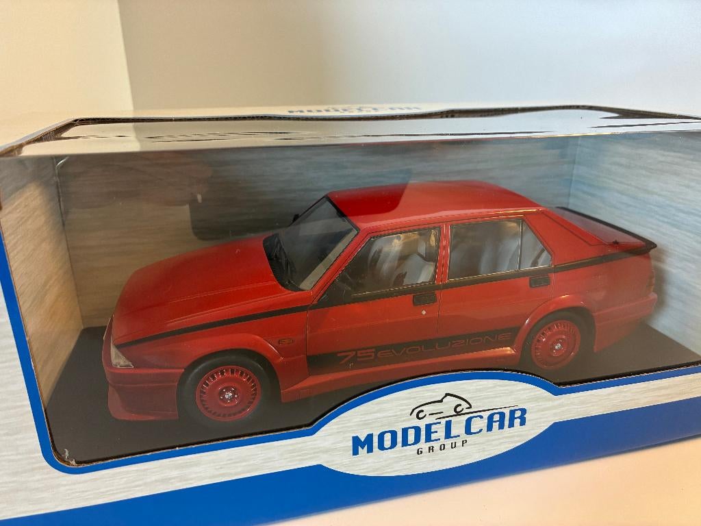27525: Alfa Romeo 75 Turbo Evoluzione - 1987 - MCG 1:18, Overige merken, Model Car Group, Auto, Nieuw