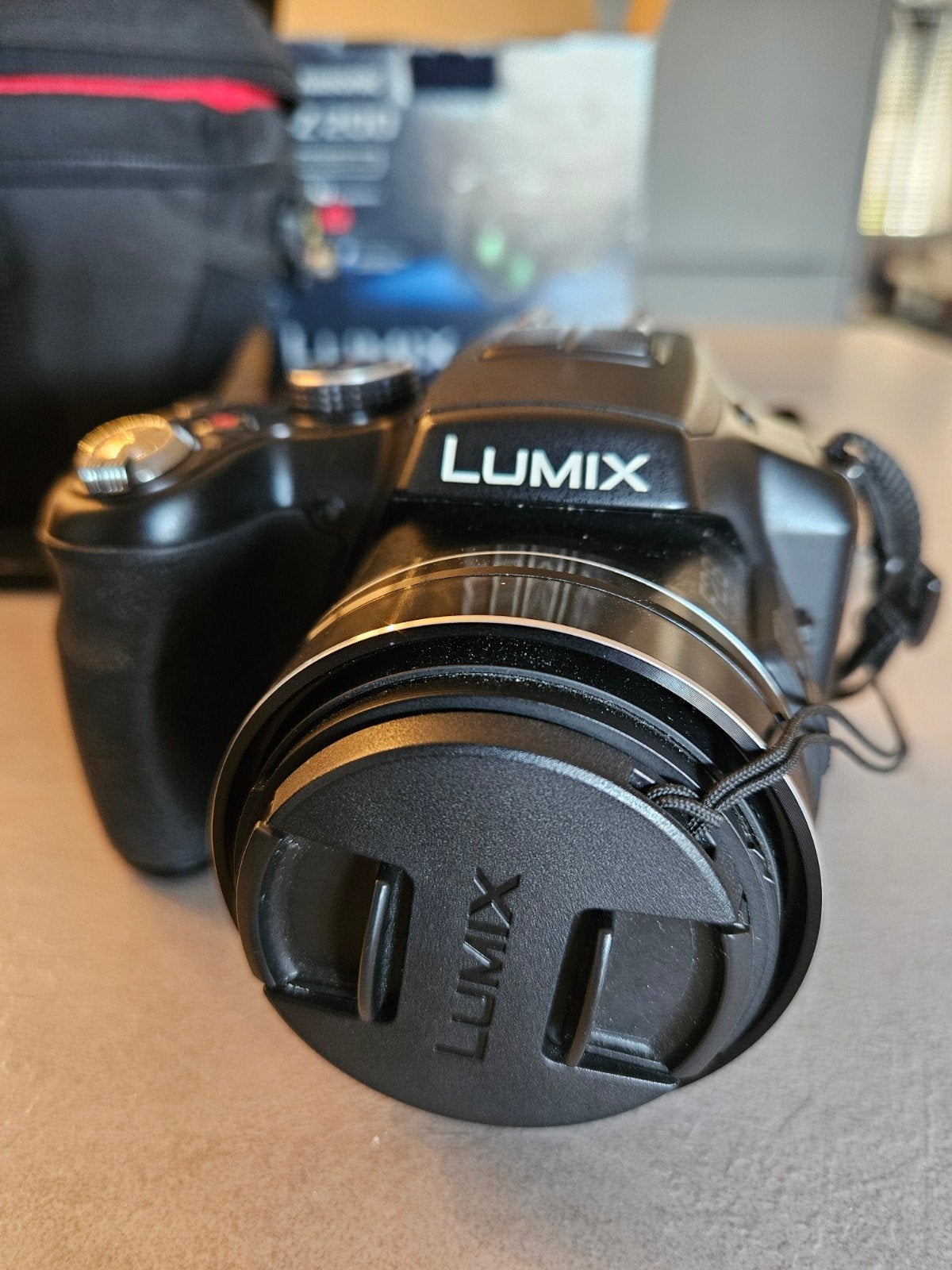 foto camera panasonic lumix FZ 200, Ophalen of Verzenden, Zo goed als nieuw, Overige Merken, 8 keer of meer