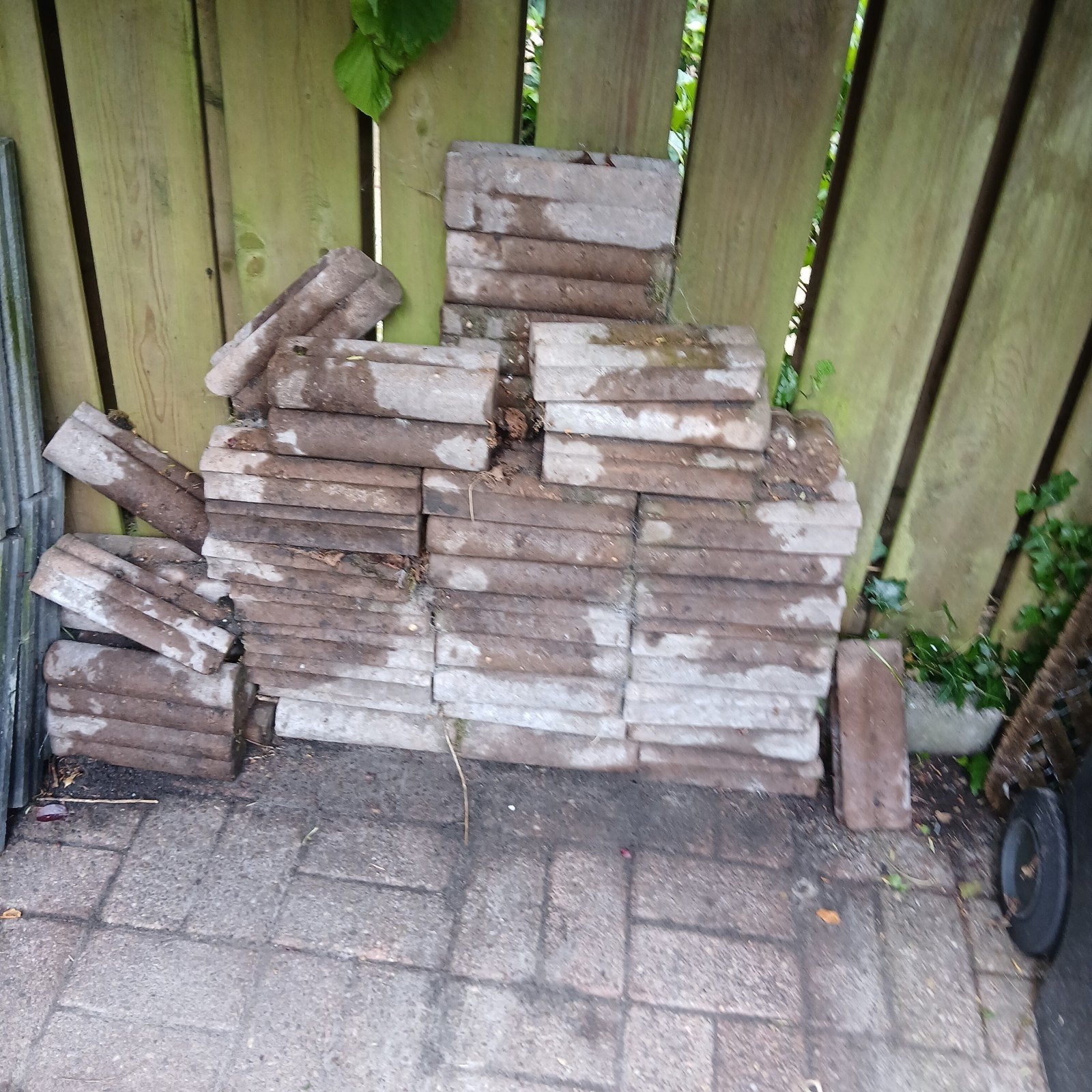 Aangeboden: een partij gebruikte beton bandjes., Overige materialen, Gebruikt, 20 tot 40 cm, 20 tot 40 cm