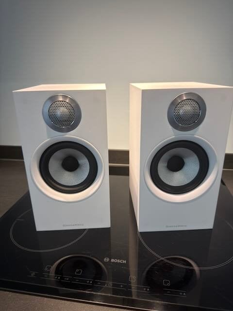 Bowers & Wilkens 607 S2 (wit), Gebruikt, Ophalen of Verzenden, 60 tot 120 watt, Bowers & Wilkins (B&W)