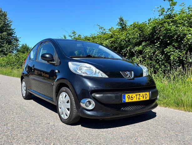 Peugeot 107 1.0 | Airco | Apple CarPlay | Nieuwe Koppeling, Auto's, Peugeot, Voorwielaandrijving, 4 stoelen, Origineel Nederlands