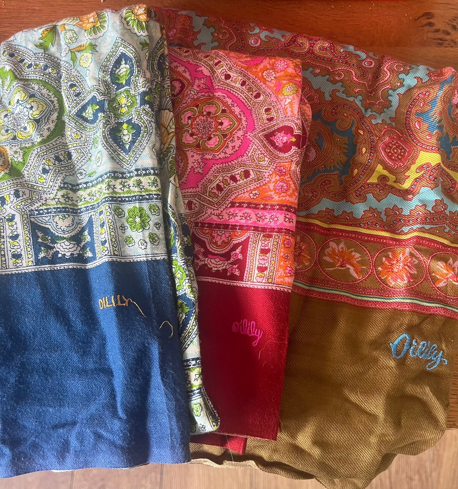 Oilily sjaals 3 stuks, Kleding | Dames, Mutsen, Sjaals en Handschoenen, Ophalen of Verzenden, Gedragen, Maat 38/40 (M), Sjaal
