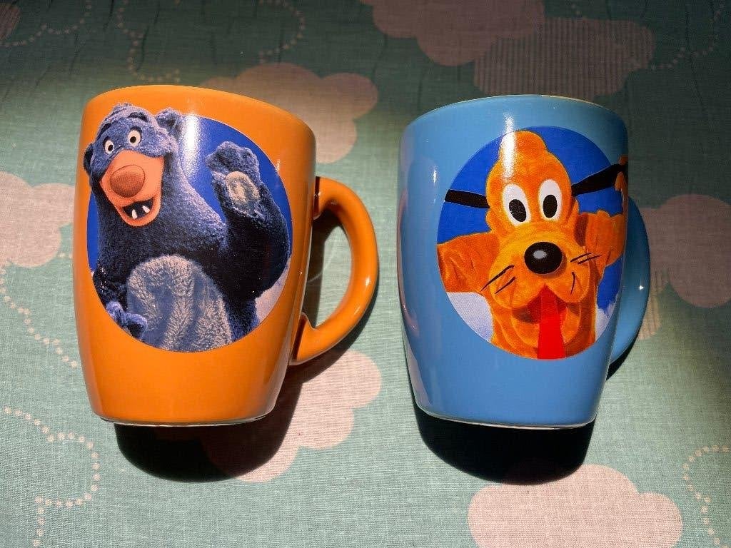 2 Disney bekers Esso Baloe Pluto mok, Verzamelen, Disney, Ophalen of Verzenden, Goofy of Pluto, Zo goed als nieuw, Servies