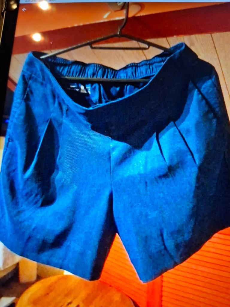 Korte broek Nike S, Kleding | Dames, Broeken en Pantalons, Kort, Blauw, Nike, Ophalen of Verzenden