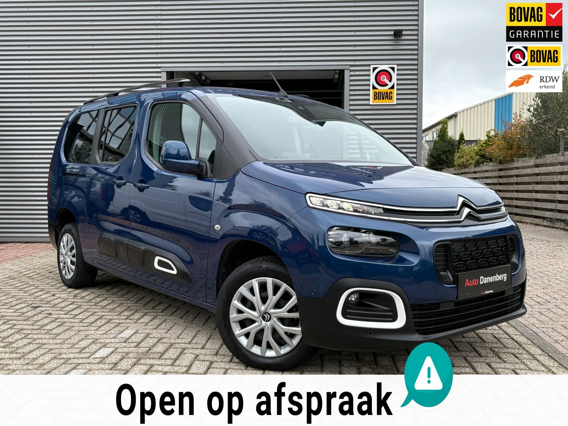 Citroen Berlingo 1.2 PureTech Shine AUTOMAAT,7-PERSOONS, vol, Auto's, Dealer onderhouden, Zwart, 1199 cc, Blauw
