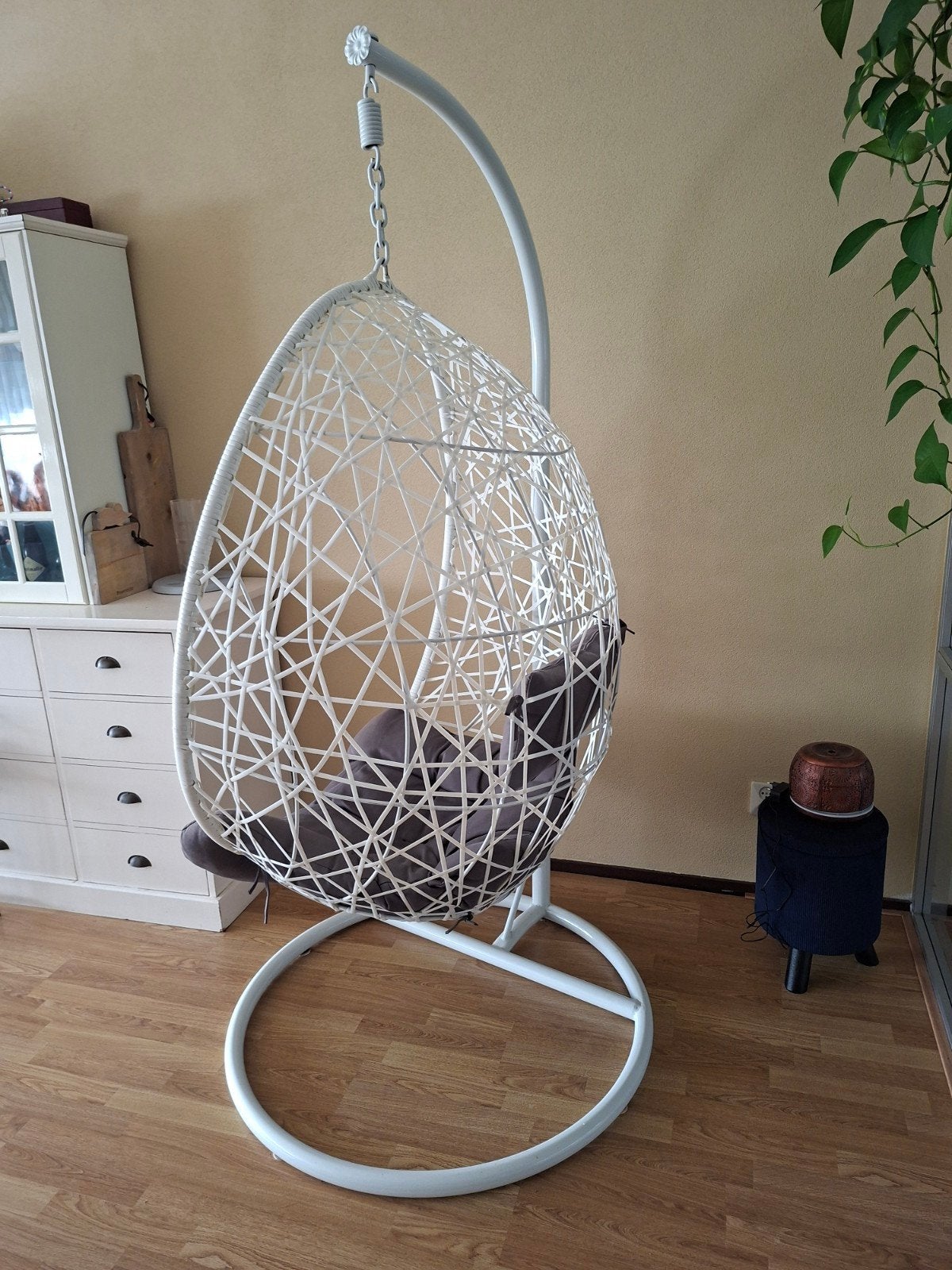 Witte hangstoel met standaard en kussens, Gebruikt, Modern, Bohemian, Wit, Ophalen of Verzenden