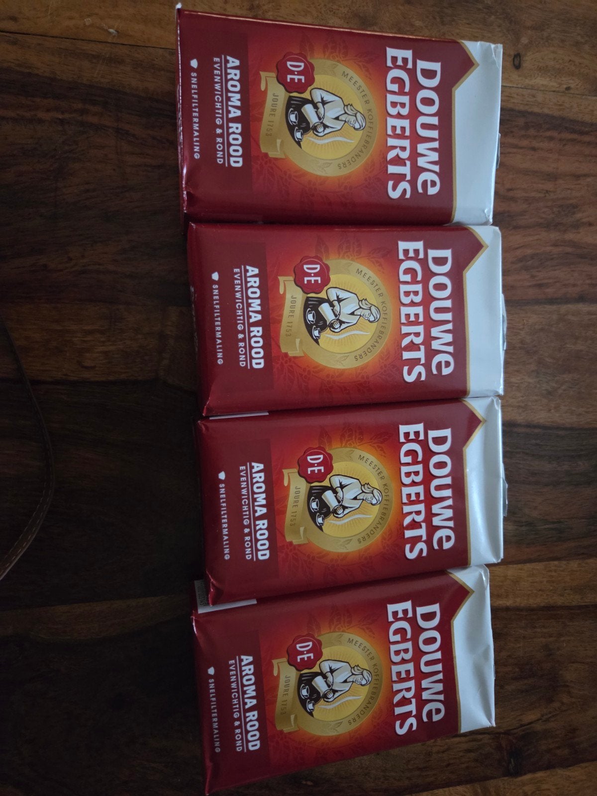 Douwe egberst koffie 4 pakken, Diversen, Levensmiddelen, Ophalen