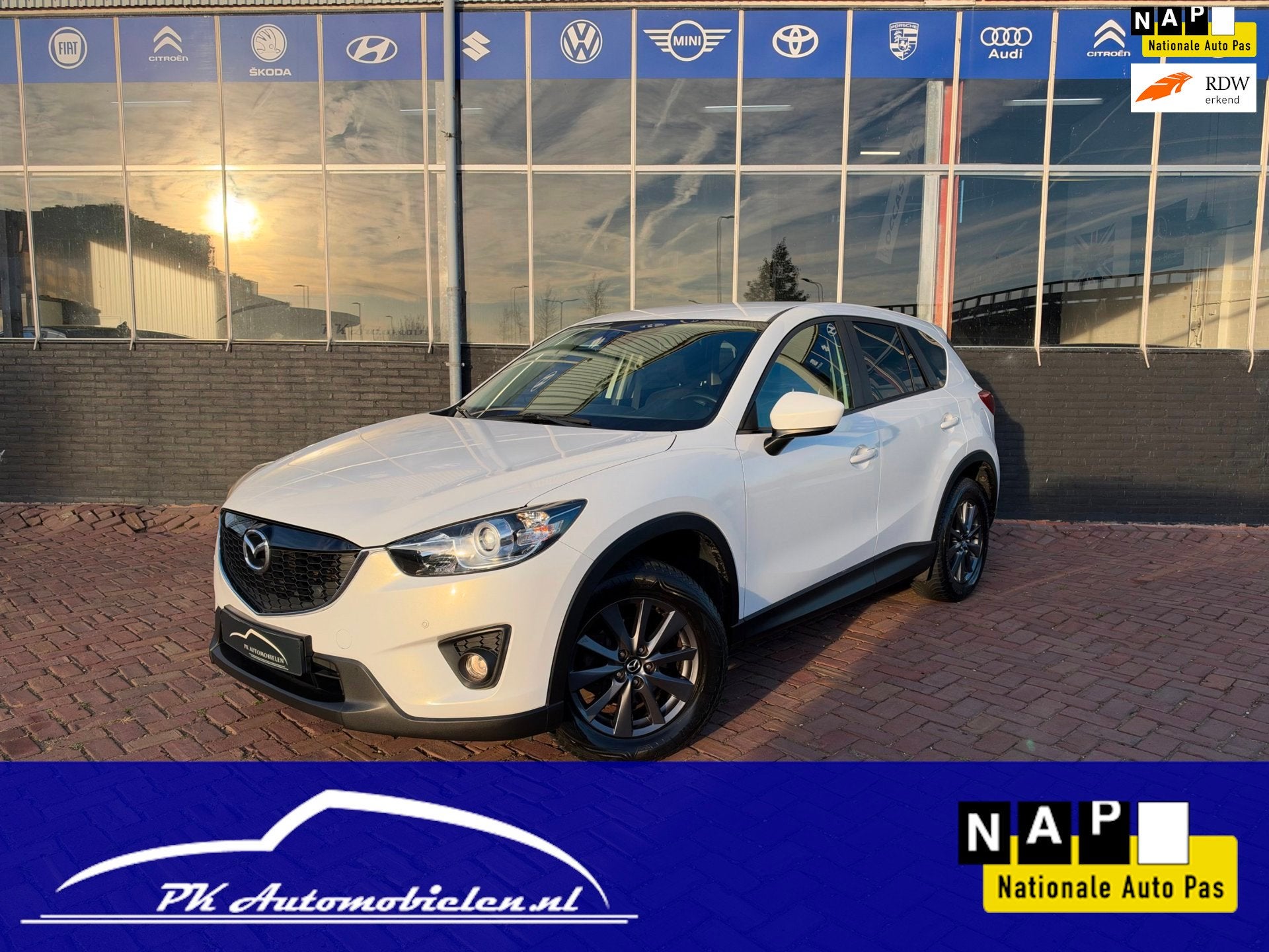 Mazda CX-5 2.0 TS+ 4WD *TREKHAAK + STOELVERWARMING*, Auto's, Automaat, Zwart, 4 cilinders, Wit