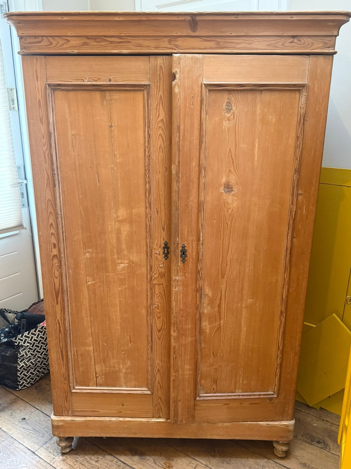 Oude houten grenen kast brocant, Ophalen, Gebruikt
