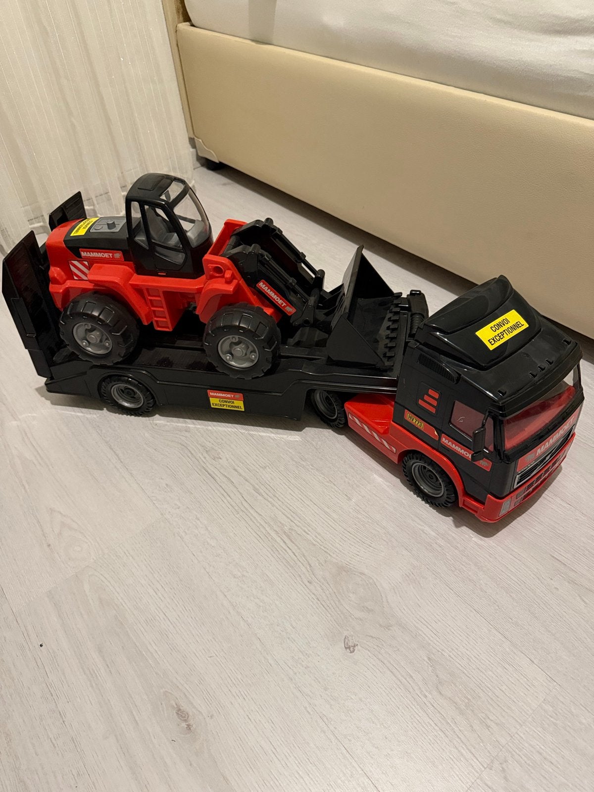 Mammoet vrachtwagen met graafmachine speelgoed, Ophalen, Zo goed als nieuw