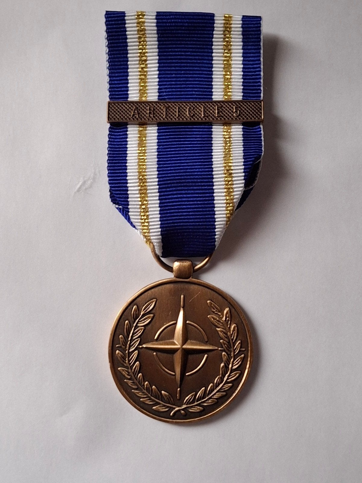 Nato medaille Article 5, Ophalen of Verzenden, Landmacht, Nederland, Lintje, Medaille of Wings