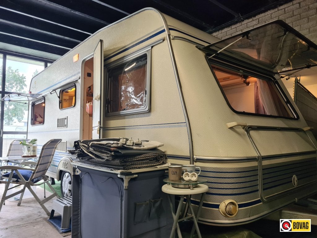 TEC SIENA TOUR 495 TK / VOORTENT / KINDERKAMER, Caravans en Kamperen, Overige typen, T.E.C., Bedrijf, Treinzit