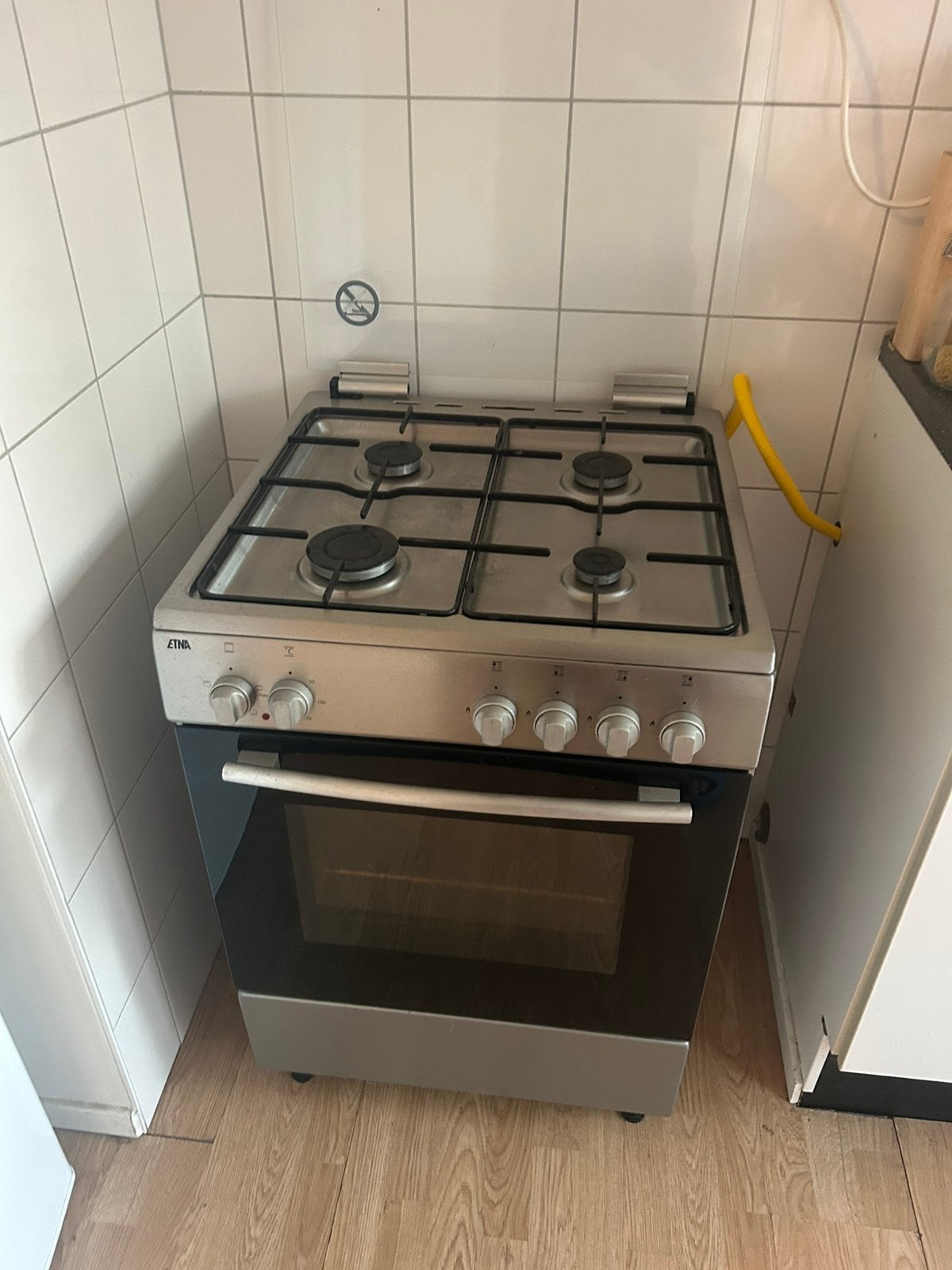 ETNA RVS Gasfornuis met Oven – 4-pits – In nette staat, Witgoed en Apparatuur, Fornuizen, Zo goed als nieuw, Gas, Vrijstaand, 85 tot 90 cm