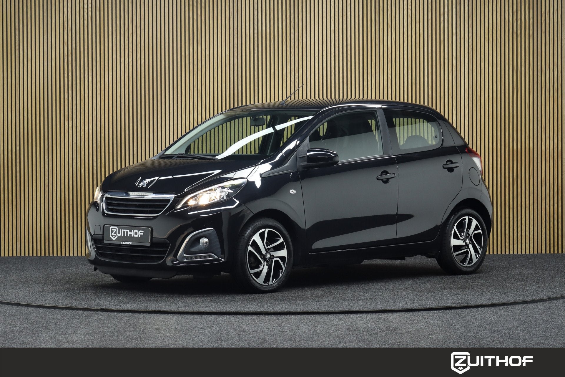 Peugeot 108 1.0 e-VTi Blue Lease Executive | LM Velgen | App, Stof, Gebruikt, Met garantie (alle), 4 stoelen