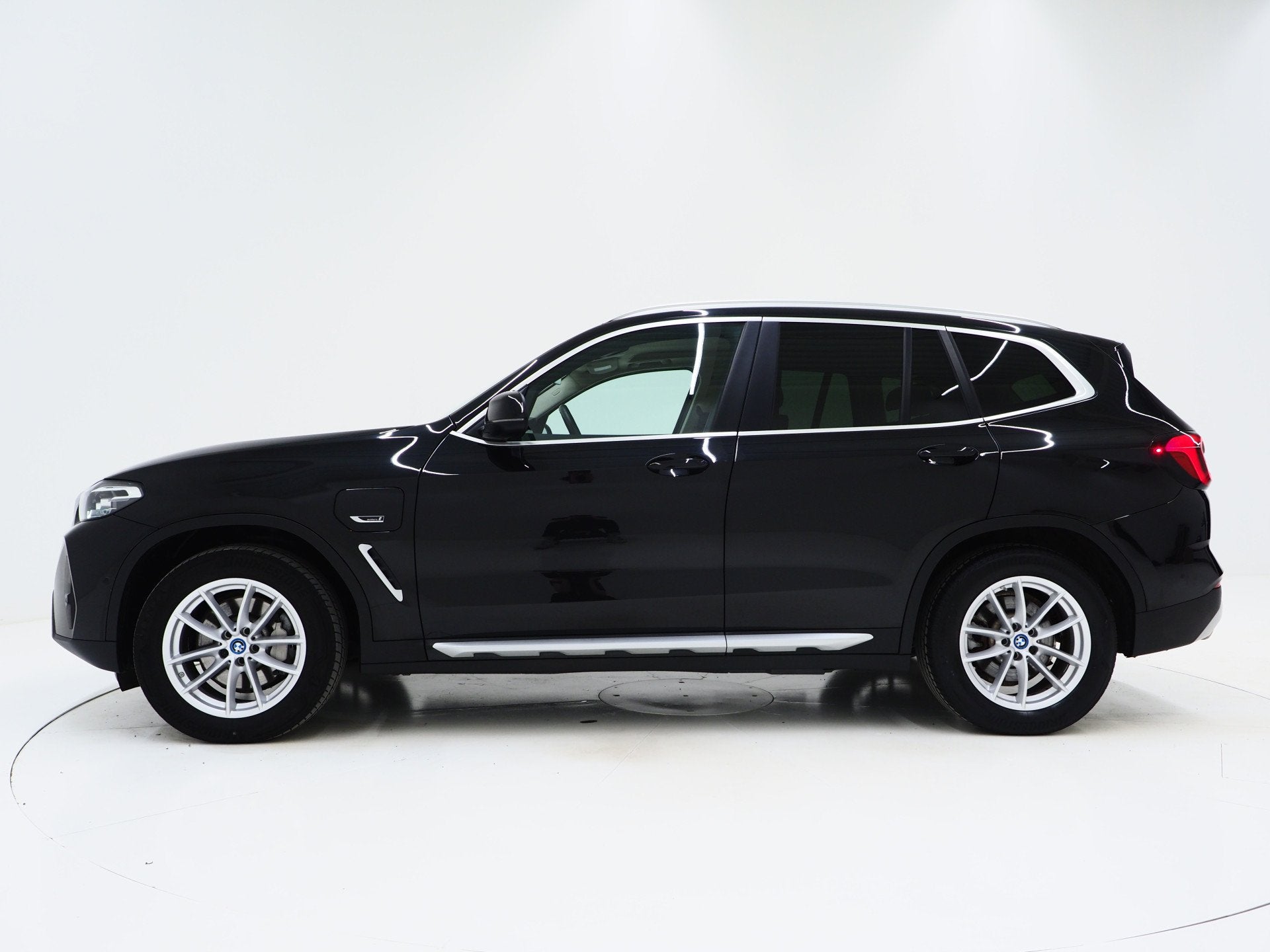 BMW X3 xDrive30e | Leder | Sportstoelen | Camera | Cruise |, Automaat, 1998 cc, Gebruikt, Zwart