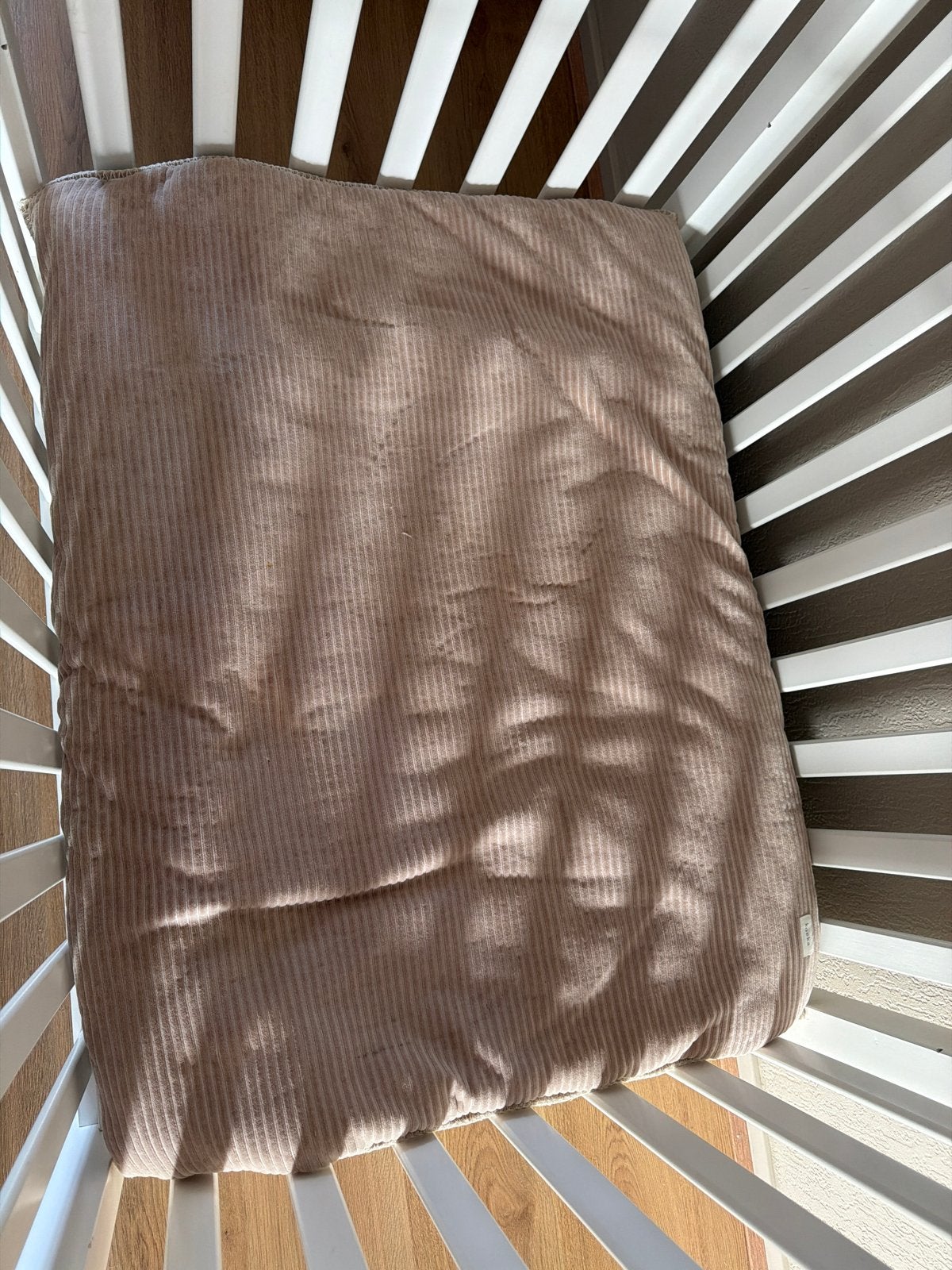 Koeka boxkleed zacht roze/crème geribbeld, Ophalen, Zo goed als nieuw, Boxkleed
