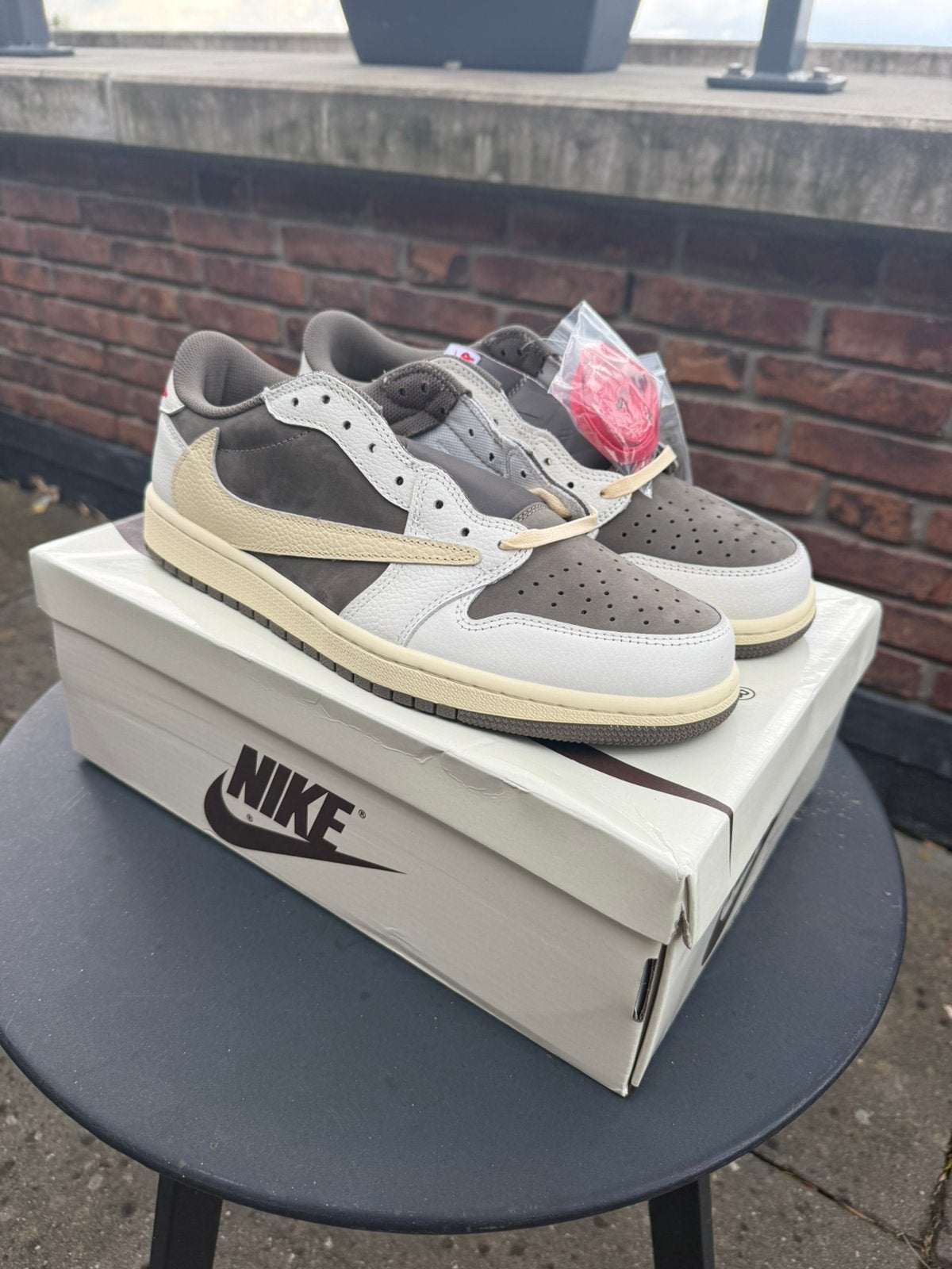 Nike Jordan Air Low Travis Scott 'Mocha', Ophalen of Verzenden, Nieuw, Bruin