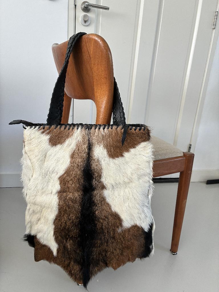 Marokkaanse tas van koeienhuid – nieuw en ongebruikt, Sieraden, Tassen en Uiterlijk, Ophalen of Verzenden, Nieuw, Zwart, Handtas