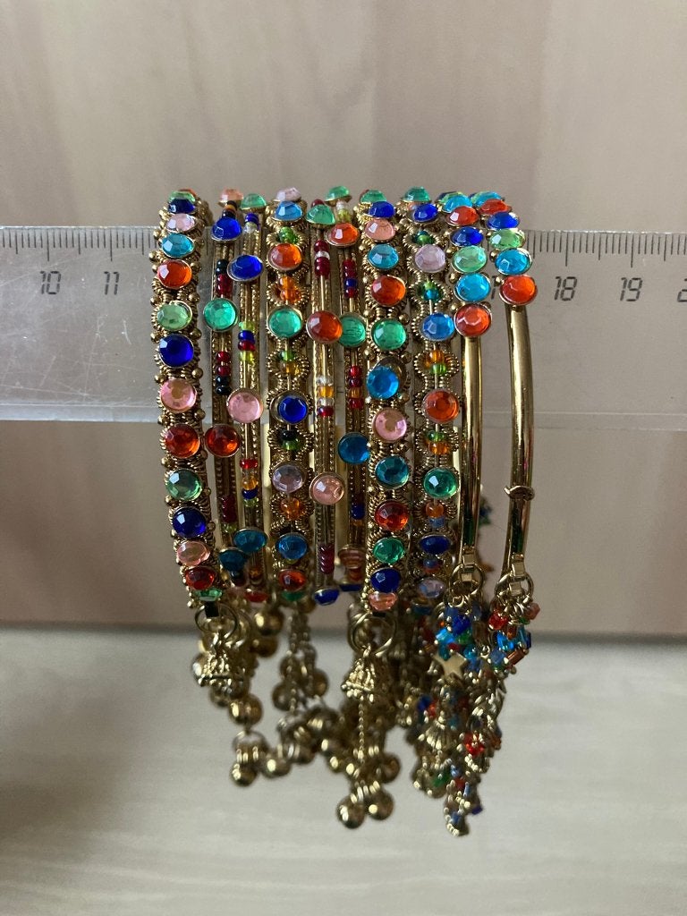Indiase/ Pakistaanse/ Bollywood goud en kleurvolle armbanden, Ophalen of Verzenden, Nieuw, Goud, Kunststof of Plastic