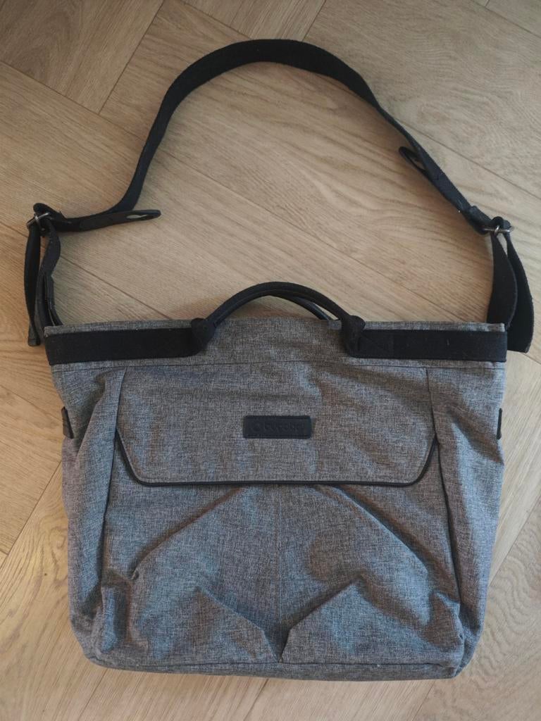 Bugaboo Luiertas met Verschoonmat - Grijs, Kinderen en Baby's, Luiertassen, Onbekend, Ophalen of Verzenden, Zo goed als nieuw