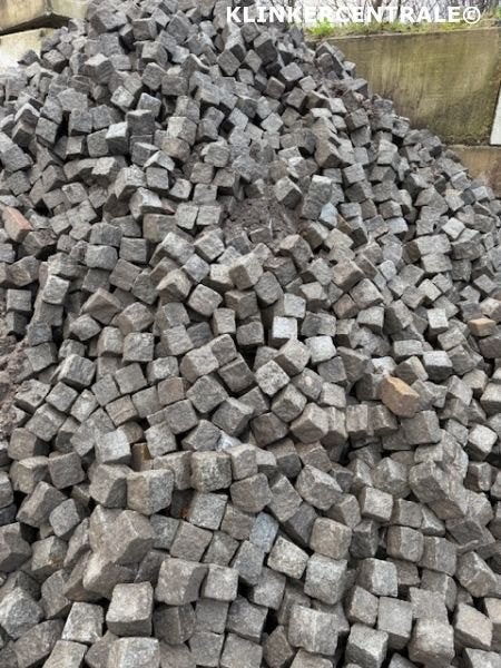 150m2 grijs antraciet natuursteen keitjes Portugees graniet., Bij dit gebruikte product niet meer te achterhalen., Gebruikt, Verzenden