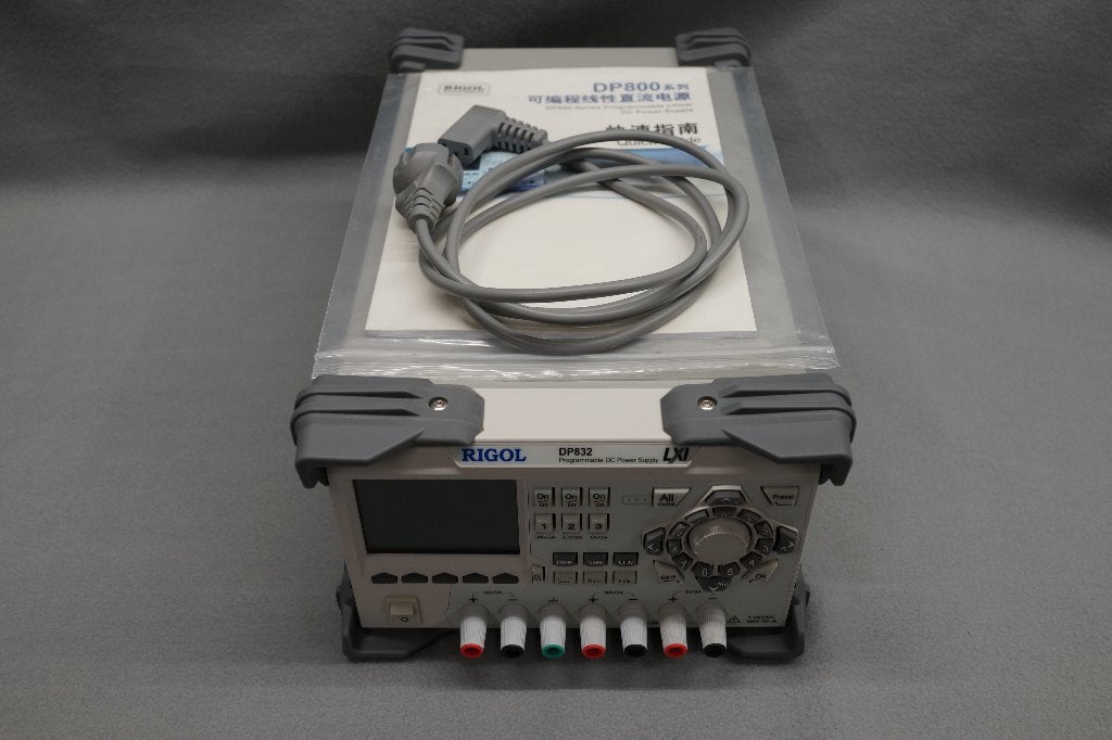 RIGOL DP832 Programmeerbare DC Voeding, Ophalen of Verzenden, Zo goed als nieuw, Elektriciteit