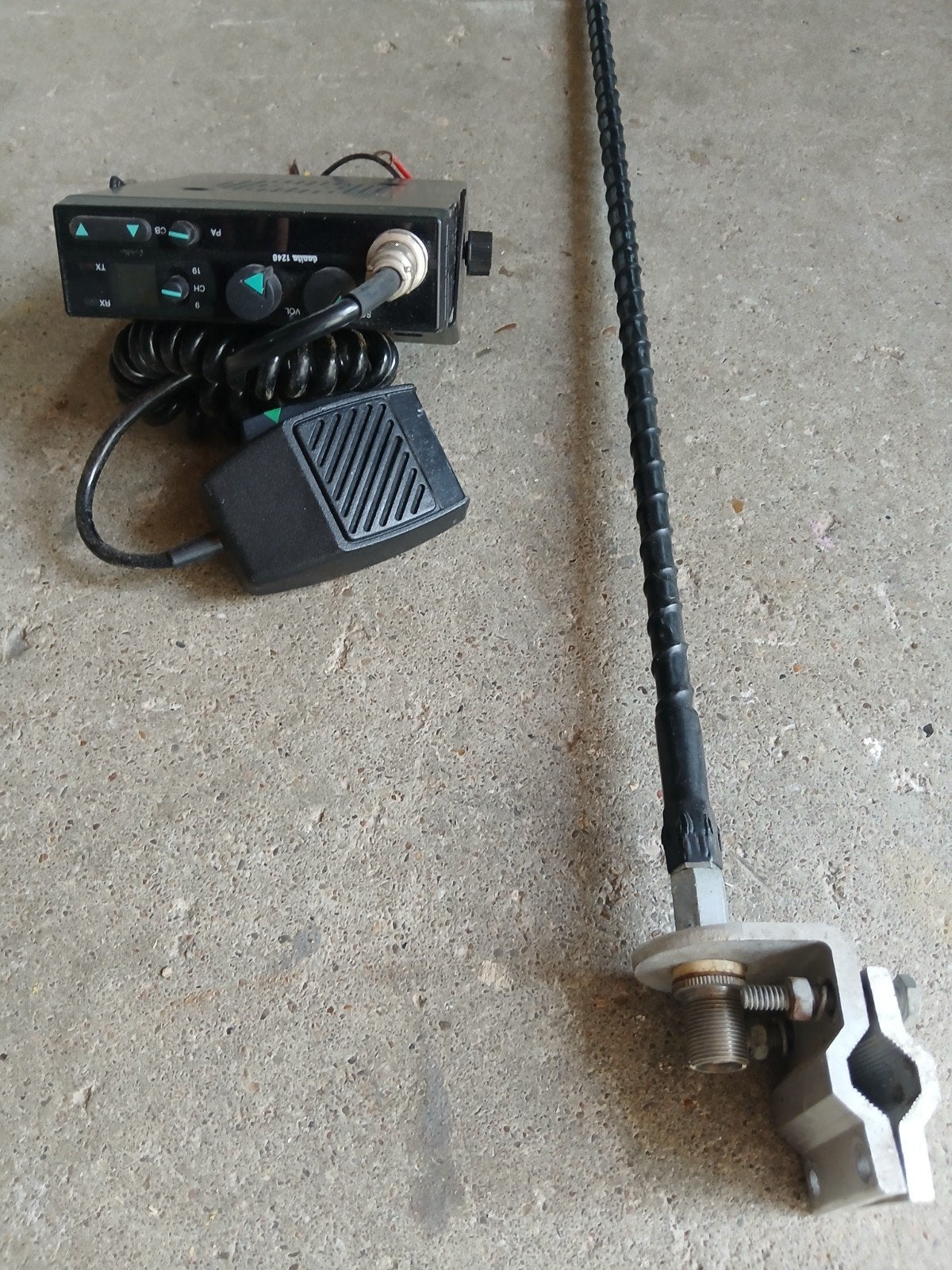 27mc bakje met antenne, Ophalen, Antenne