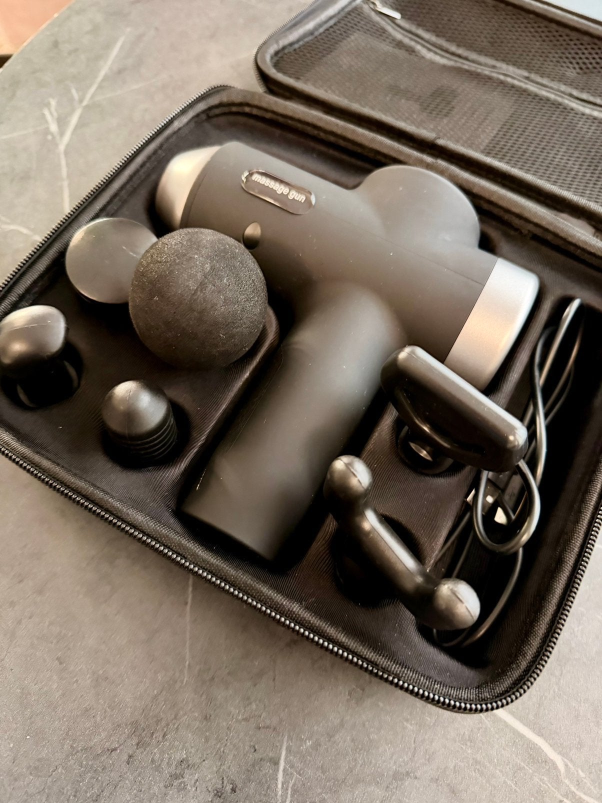 Massage gun with carry case + 6 attachments, Ophalen of Verzenden, Zo goed als nieuw, Apparaat