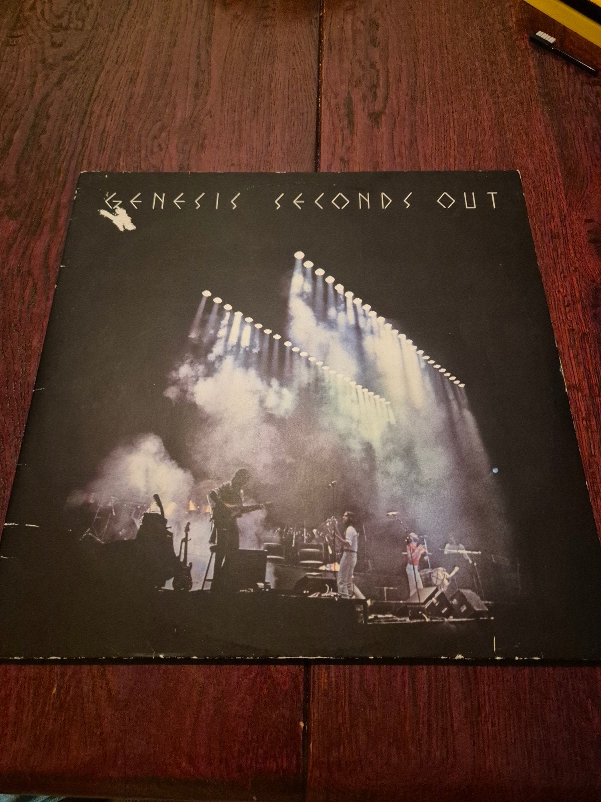 Genesis | Seconds Out | VG+ | 6641 697, Gebruikt, Ophalen of Verzenden, Gatefold hoes, 12 inch