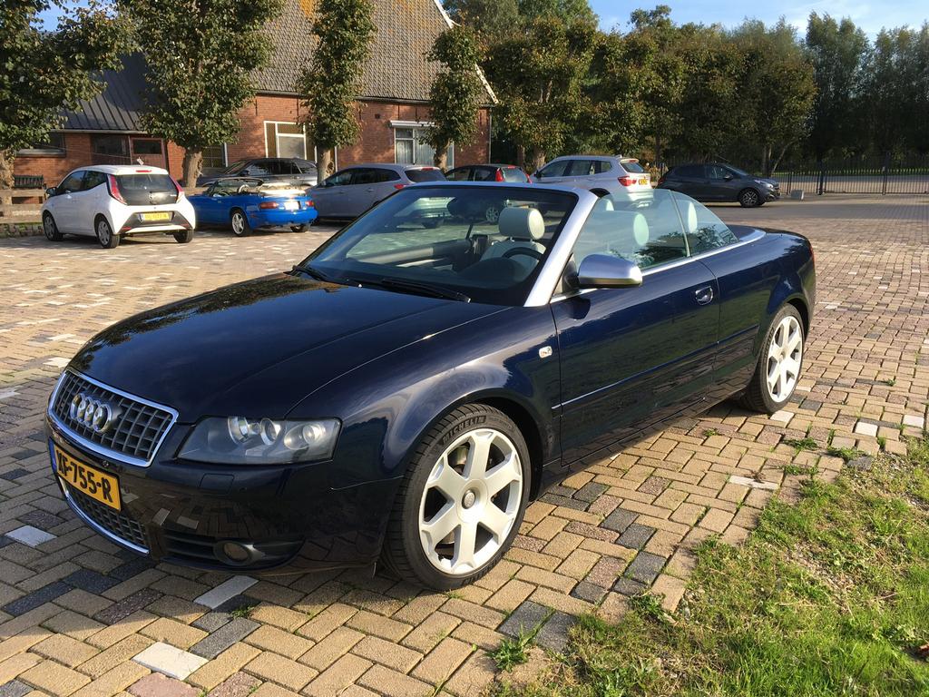 Audi S4 4.2 V8 Cabrio Quattro 253KW AUT 2004 Blauw, Auto's, Automaat, Cabriolet, 120 €/maand, S4