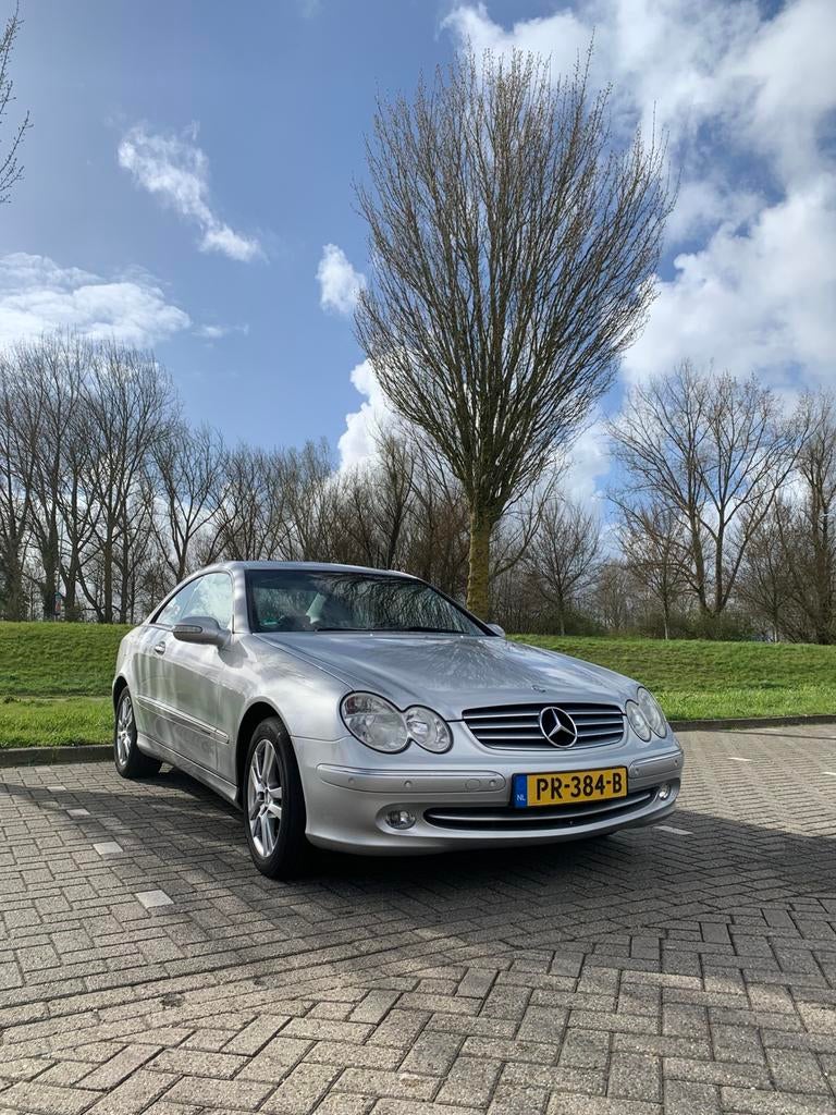 Mercedes-Benz CLK 3.2 Clk320 Coupe AUT 2002 Grijs, Auto's, Automaat, Achterwielaandrijving, Zwart, Open dak