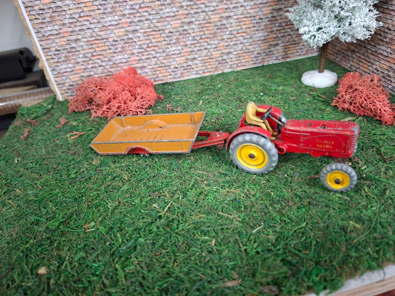 Dinky toys massey harris, Hobby en Vrije tijd, Modelauto's | 1:50, Ophalen of Verzenden, Gebruikt, Bus of Vrachtwagen, Dinky Toys