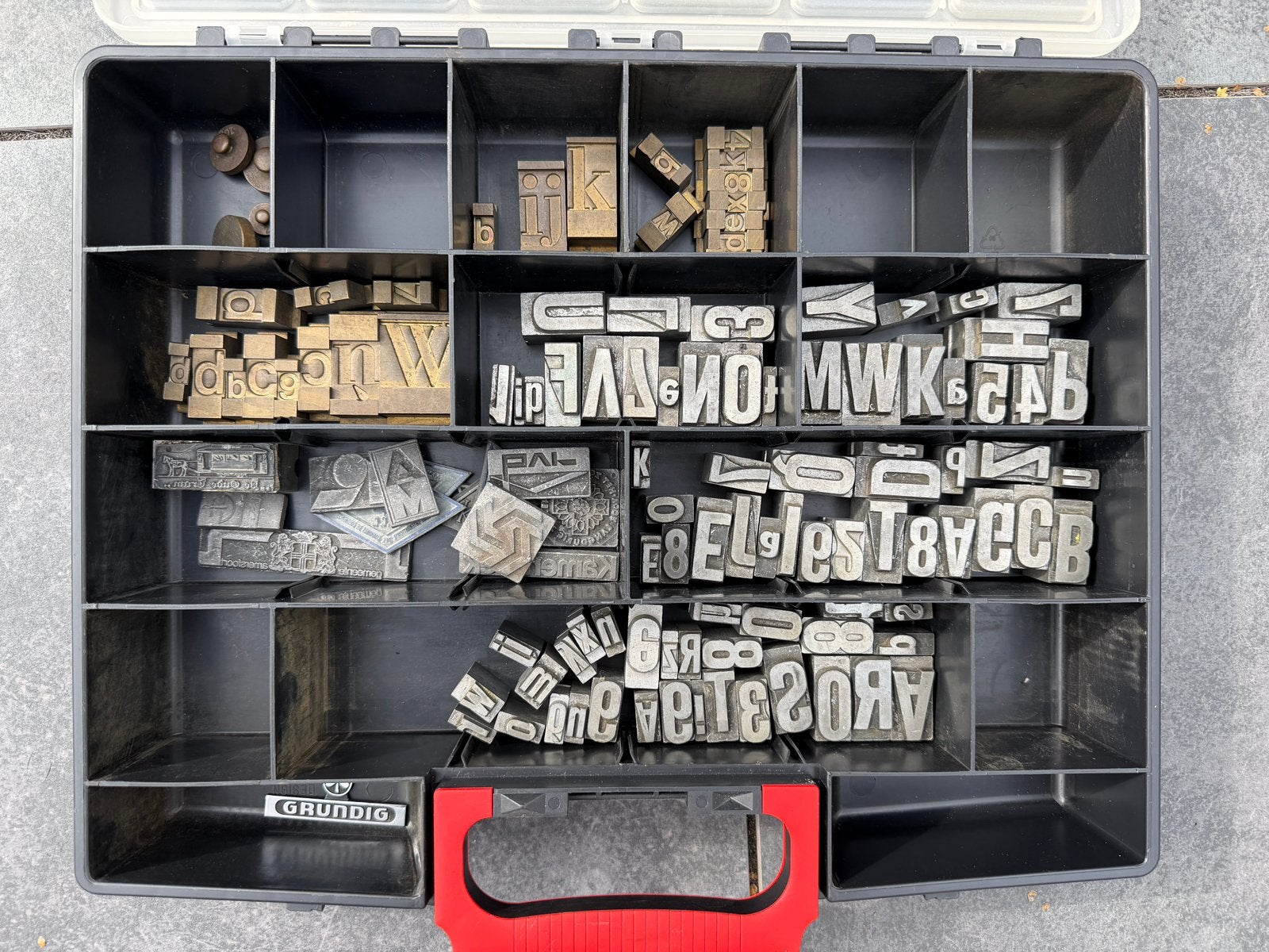 Verschillende Letterbak letters en logo s, Ophalen of Verzenden