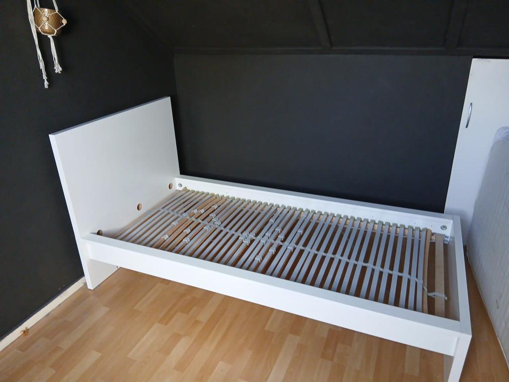IKEA Malm eenpersoonsbed wit met lattenbodem, Huis en Inrichting, Slaapkamer | Bedden, Ophalen, Gebruikt, 90 cm, Eenpersoons