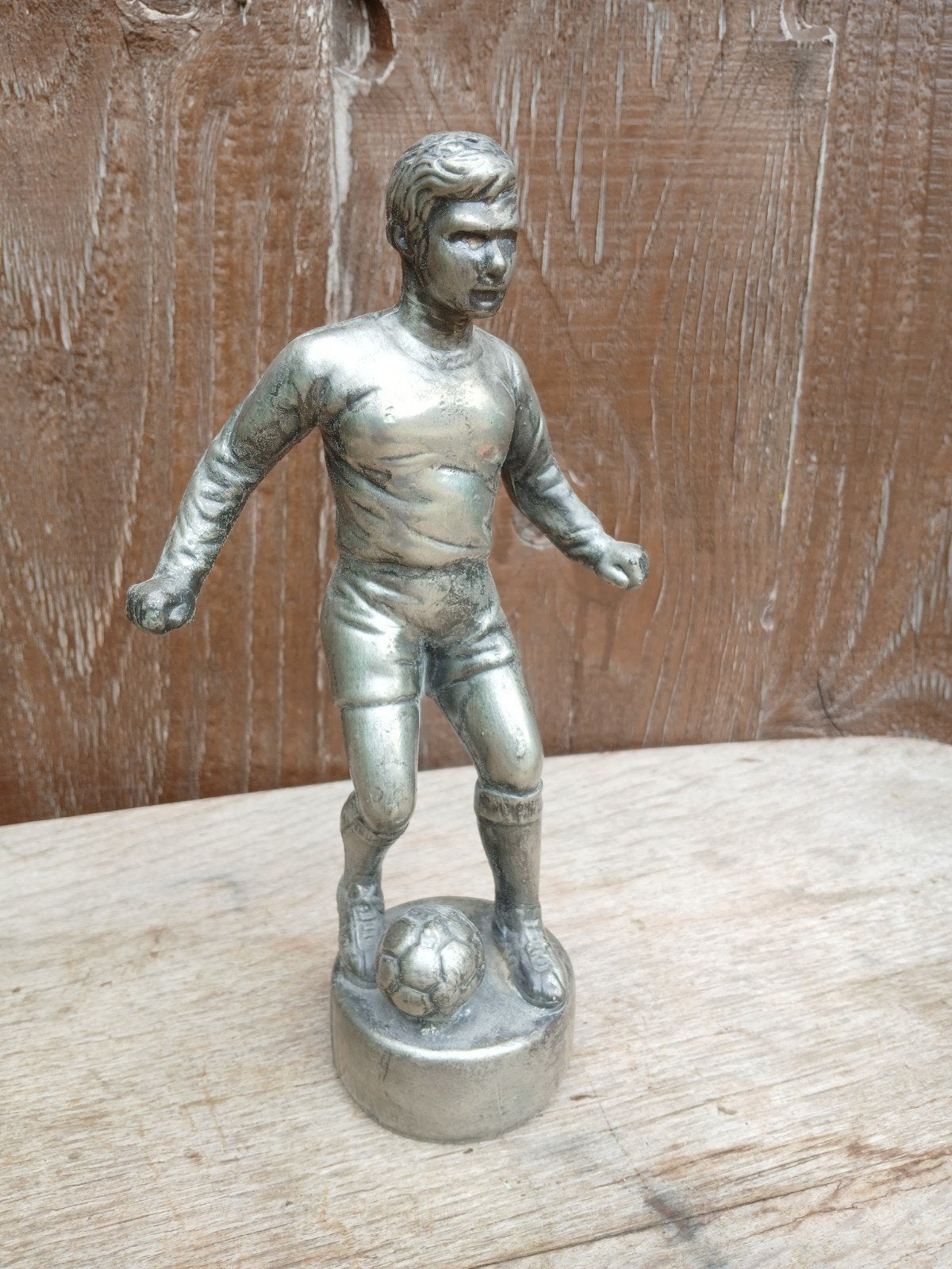 Vintage metalen voetbalspeler beeldje - 24 cm, Ophalen of Verzenden, Gebruikt