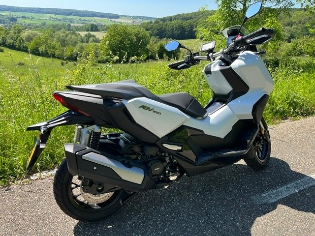 Honda ADV 350, Motoren, Gebruikt, Particulier, Automaat, 1 cilinder