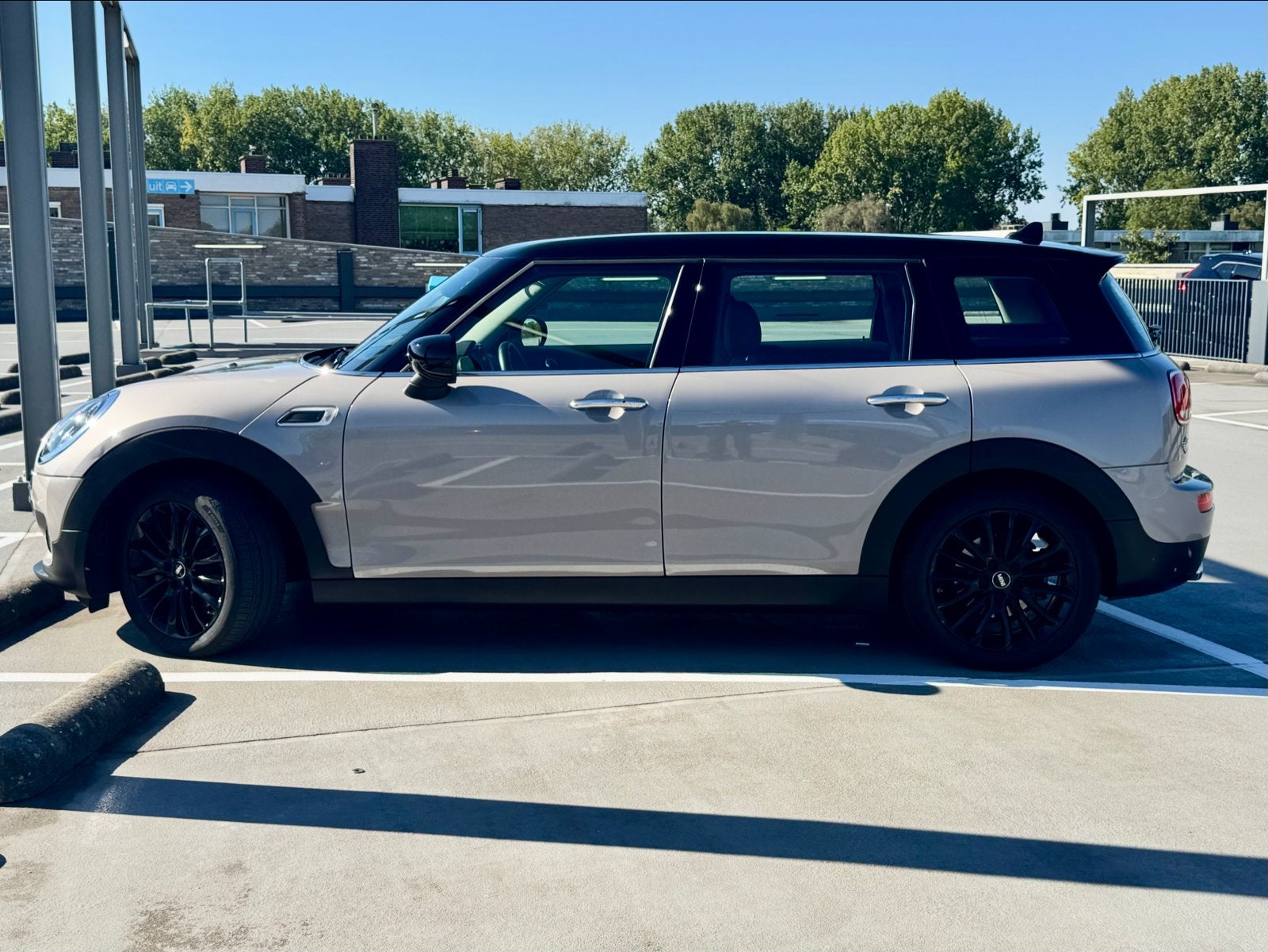 Mini Clubman 1.5 136pk Aut 2023 Grijs, 136 pk, 715 kg, Stationwagon, Particulier