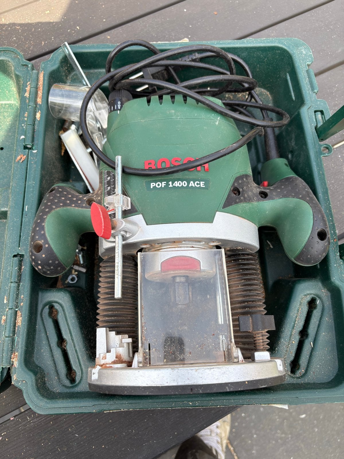 Bosch POF 1400 ACE Bovenfrees met koffer, Doe-het-zelf en Verbouw, Gereedschap | Freesmachines, Ophalen of Verzenden, Gebruikt