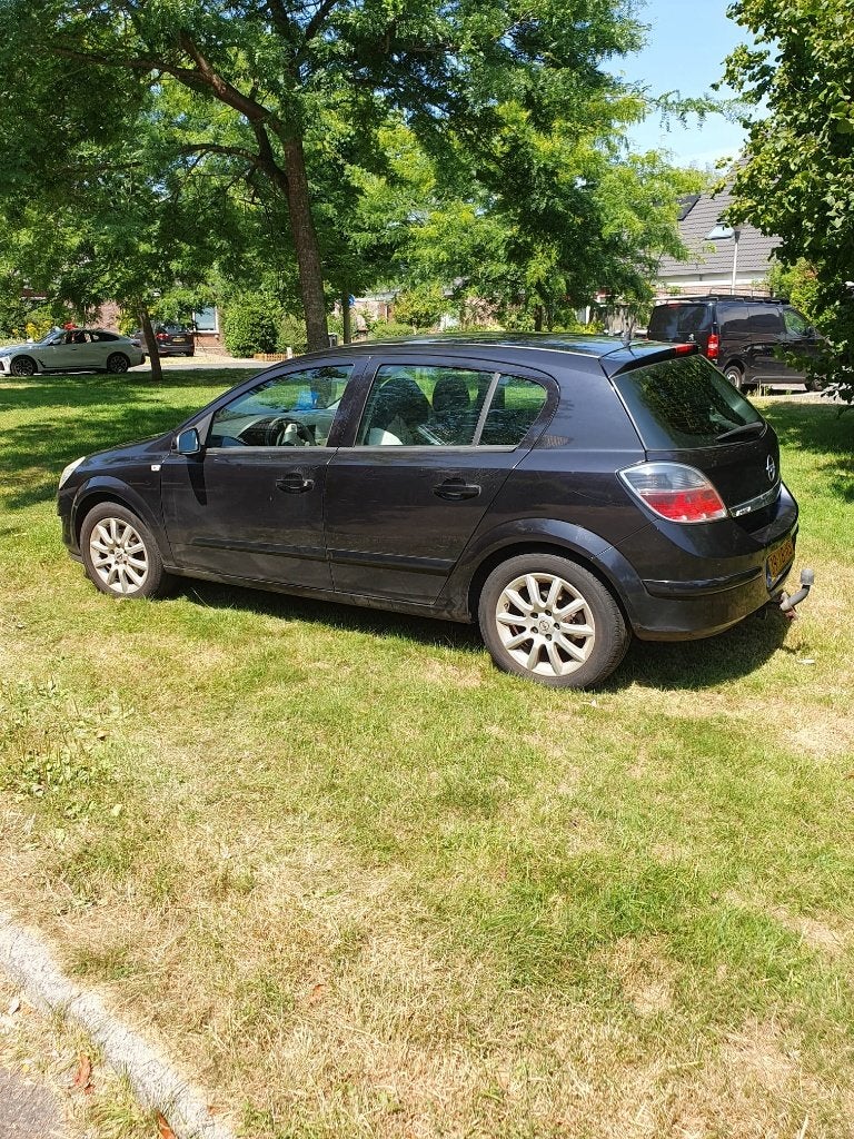 Opel Astra 1.8 16V 5D AUT 2007 Zwart, Auto's, Opel, Particulier, Astra, ABS, Airbags, Centrale vergrendeling, Trekhaak, Benzine