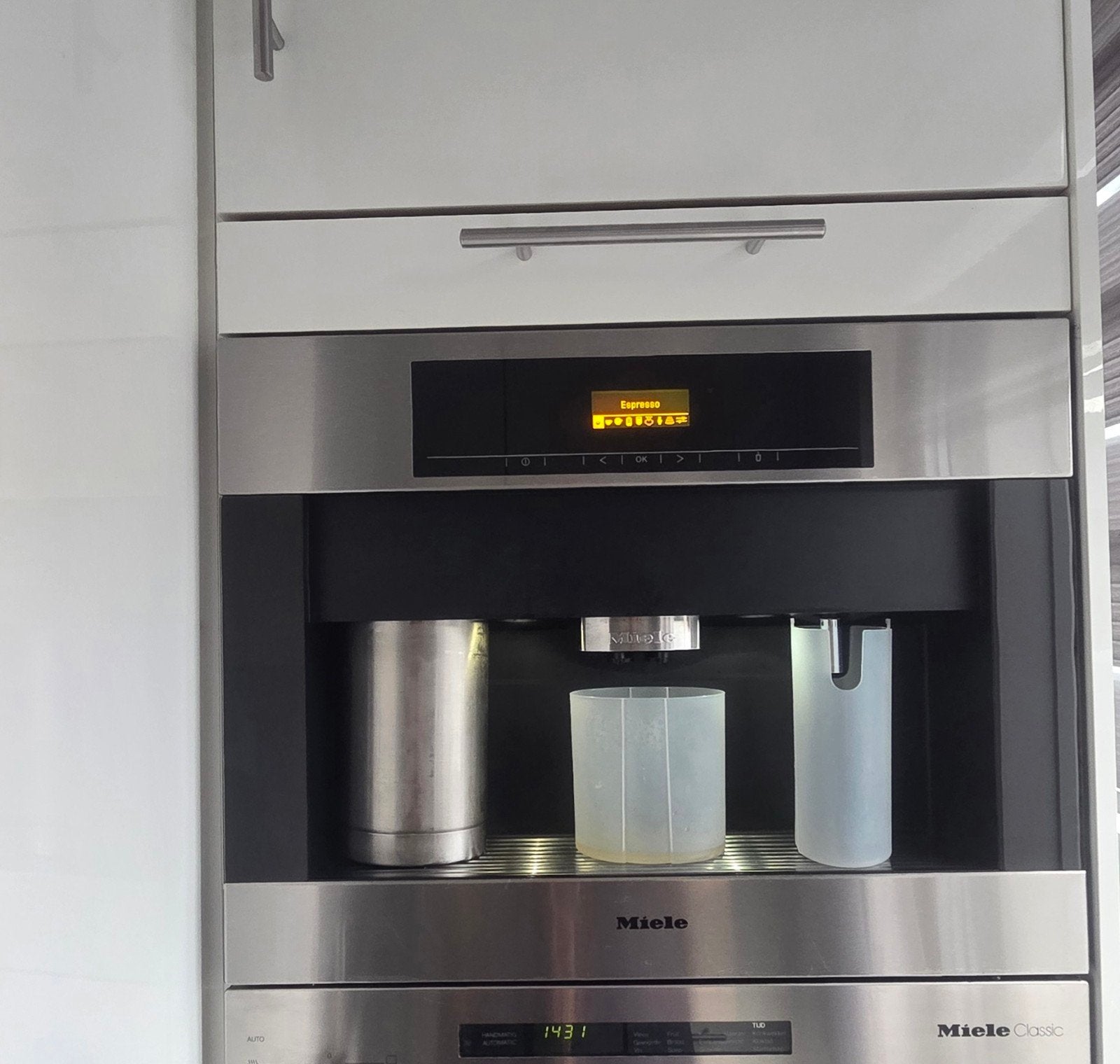inbouw miele koffiemachine, 10 kopjes of meer, Ophalen of Verzenden, Gebruikt, Koffiemachine