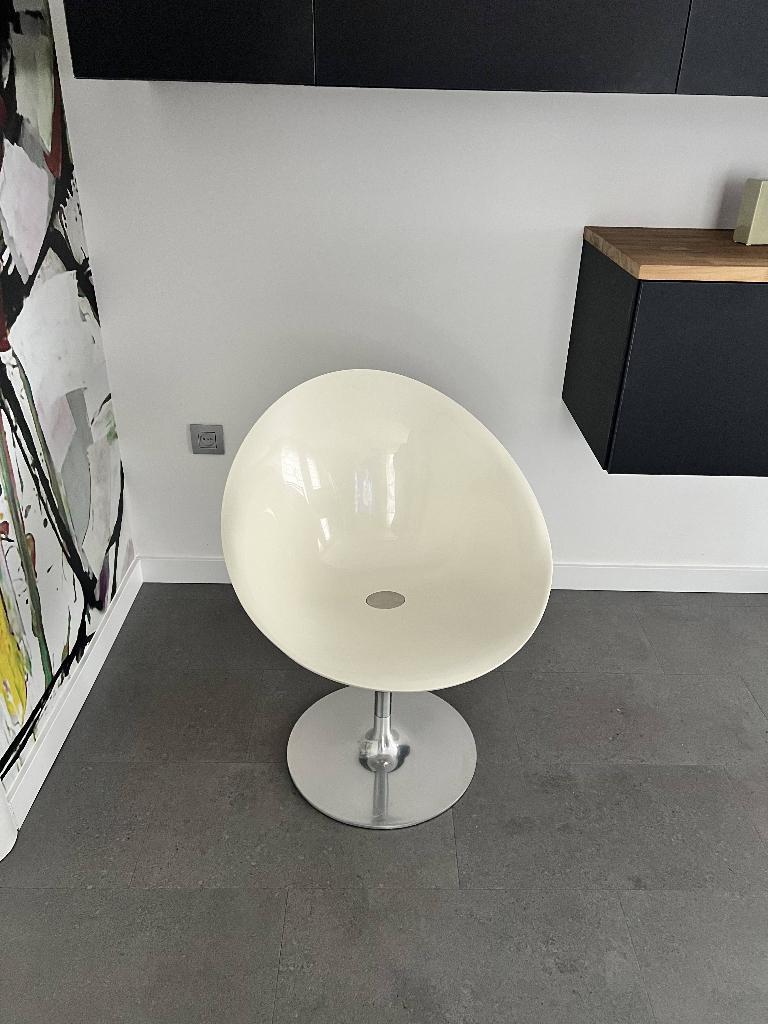 Kartell Eros Philippe Starck kuipstoel - wit, Huis en Inrichting, Ophalen, Kunststof, Gebruikt, Wit