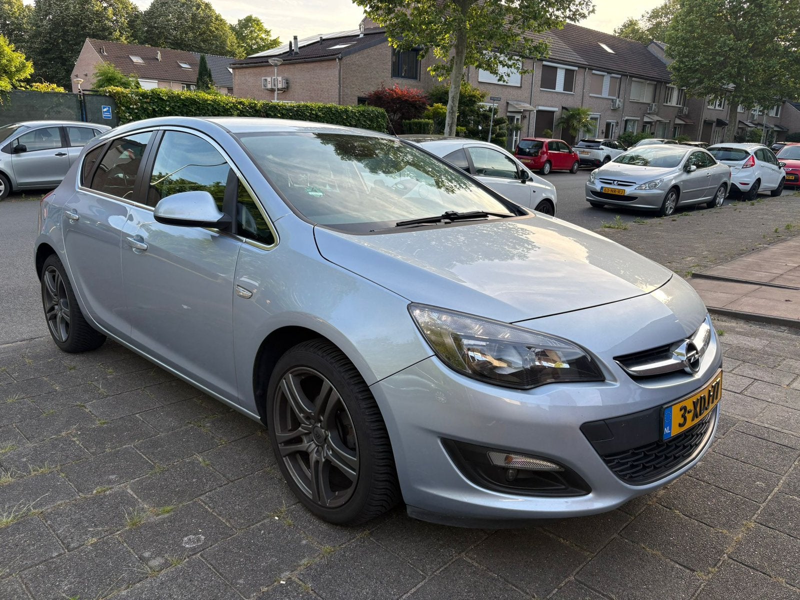 Nette Opel Astra 1.4 Turbo Ecotec 88KW 5D 2014 Grijs, Auto's, Opel, Voorwielaandrijving, 680 kg, 4 cilinders, Origineel Nederlands