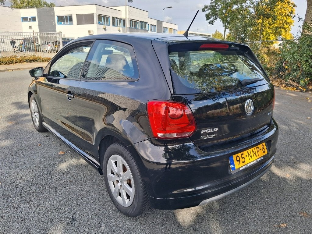 Foto 8 van Volkswagen Polo 1.2 TDI 75PK 5D Bluemotion 2010 Zwart