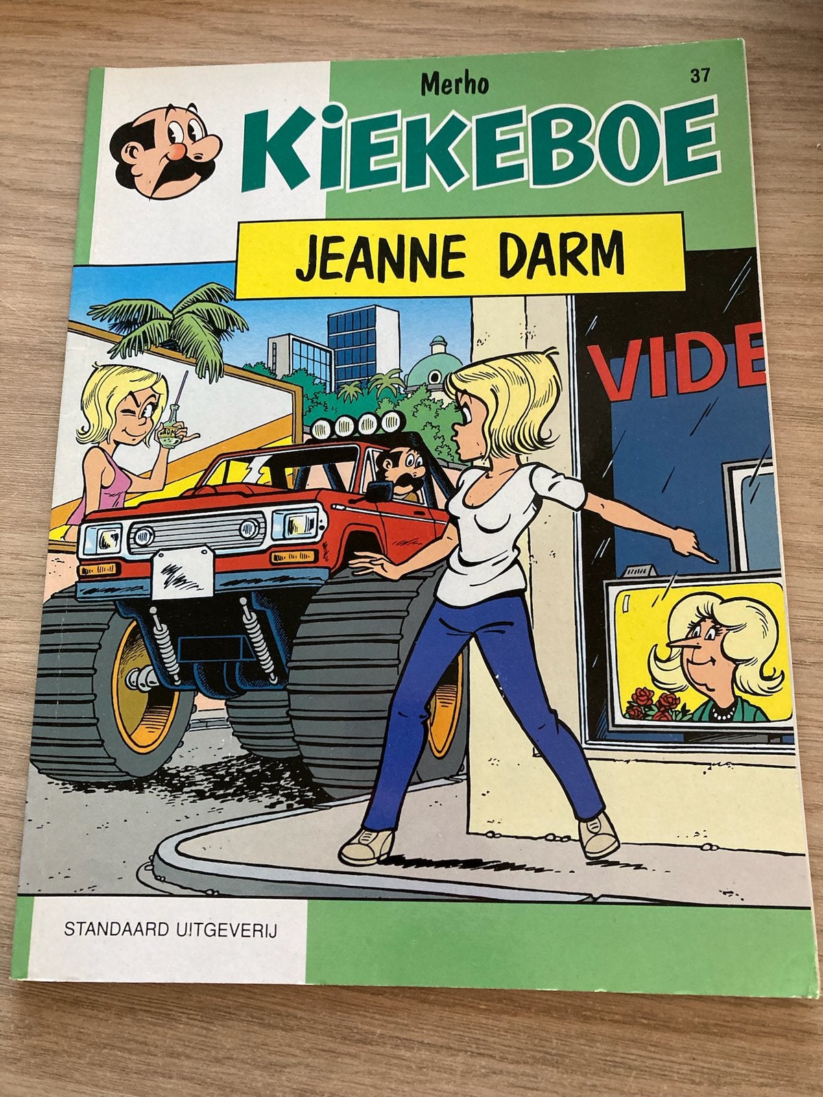 KIEKEBOE Merho - 37 Jeanne Darm, Boeken, Eén stripboek, Ophalen of Verzenden, Zo goed als nieuw