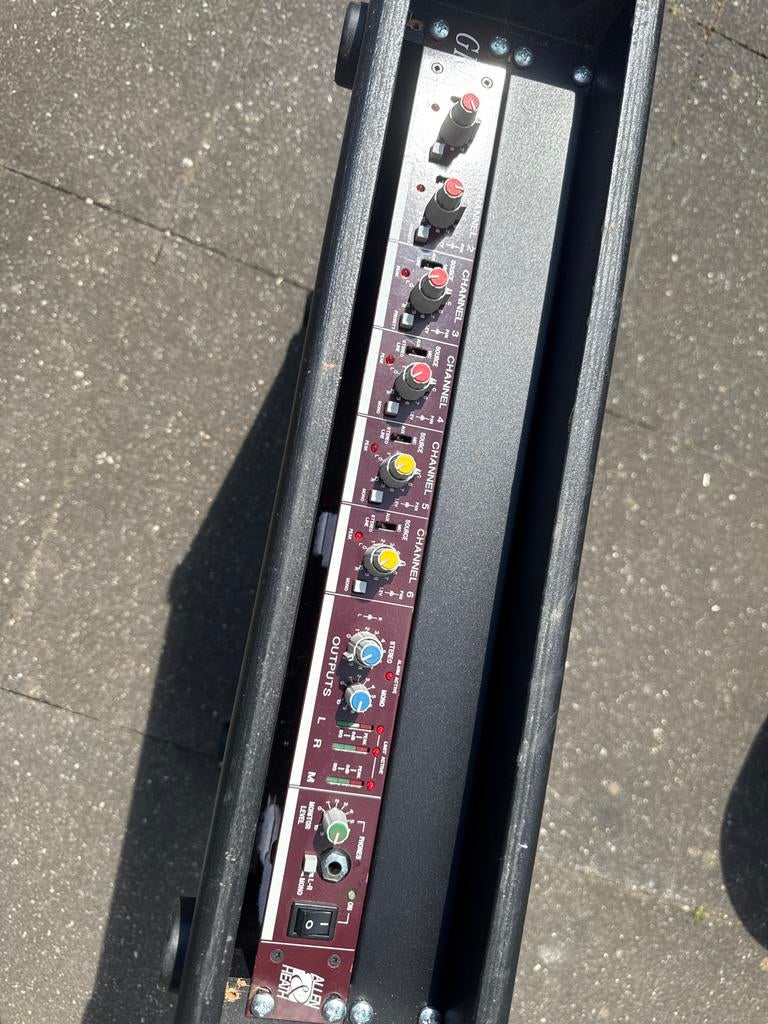 Allen & Heath GR1 19” mixer in case, Audio, Tv en Foto, Professionele Audio-, Tv- en Video-apparatuur, Ophalen of Verzenden, Gebruikt