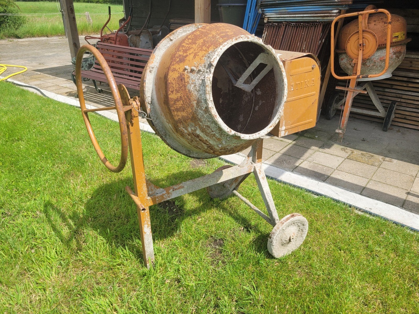 Betonmolen Atika, Ophalen, Gebruikt