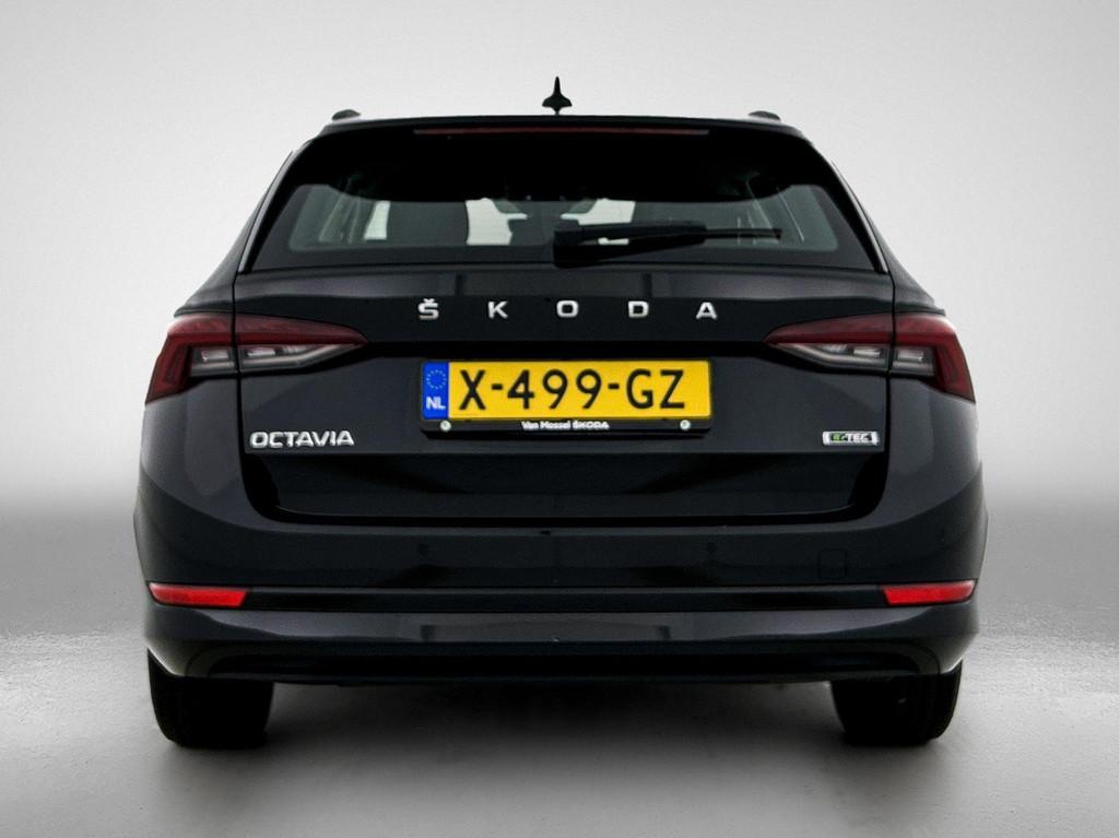 Skoda Octavia Combi 1.0 e-TSI Business Edition | PARKEERSENS, Auto's, Skoda, 12 maanden, Stof, Gebruikt, Zwart