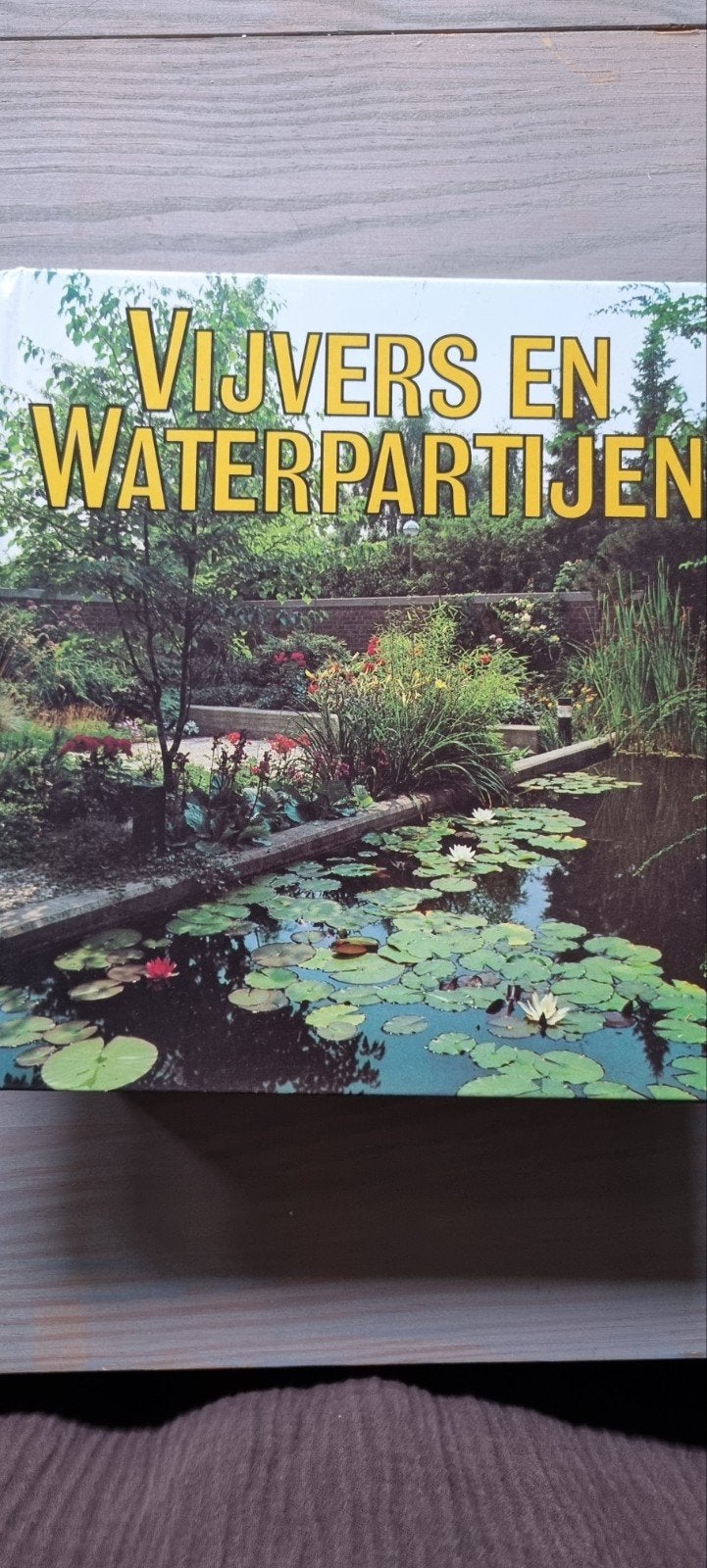 Vijvers en Waterpartijen - Tuinboek, Boeken, Ophalen of Verzenden, Gelezen, Onbekend, Tuinieren en Tuinplanten