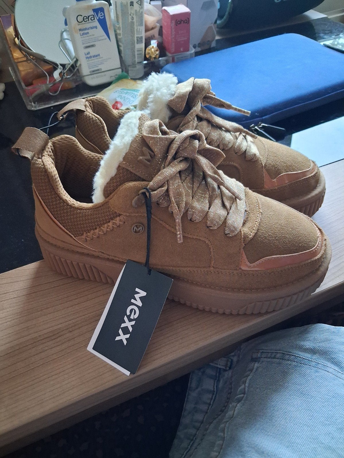 Mexx Sneakers - Uggs Dupe - Nieuw met kaartjes, Mexx, Bruin, Nieuw, Ophalen of Verzenden