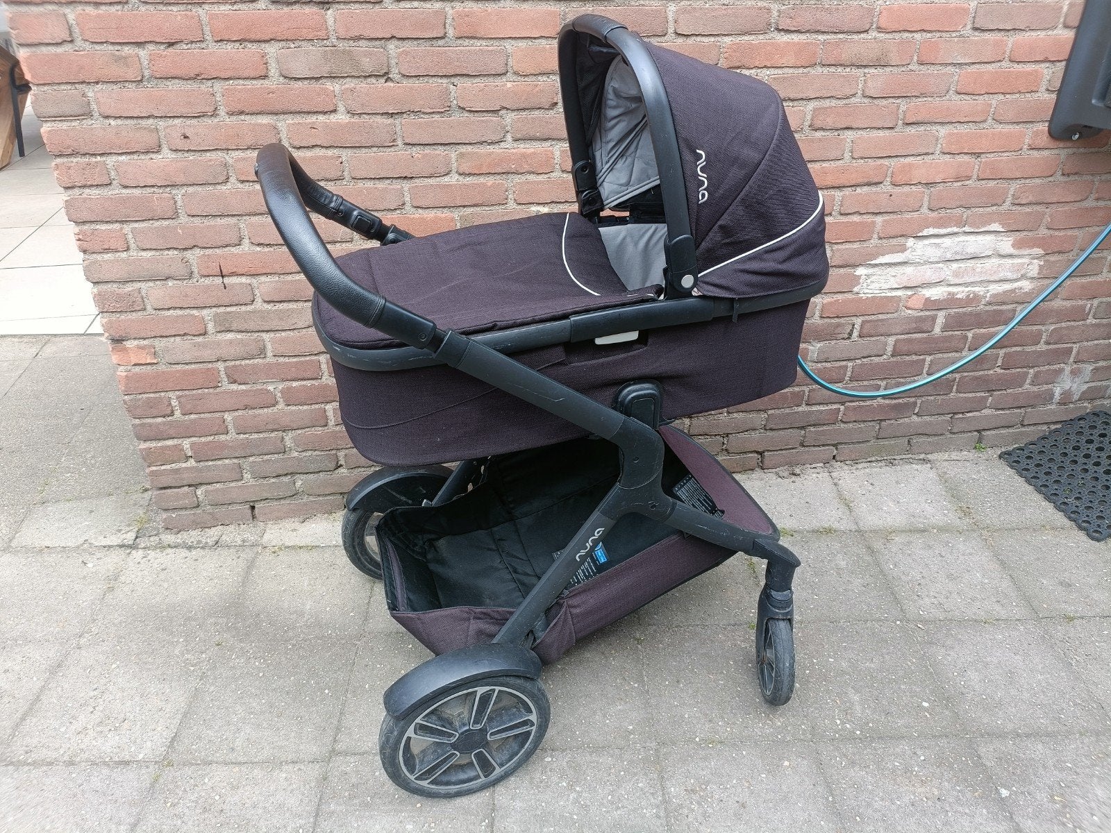 Nuna Demi Grow Kinderwagen met Reiswieg en Accessoires, Zo goed als nieuw, Combiwagen, Verstelbare duwstang, Ophalen